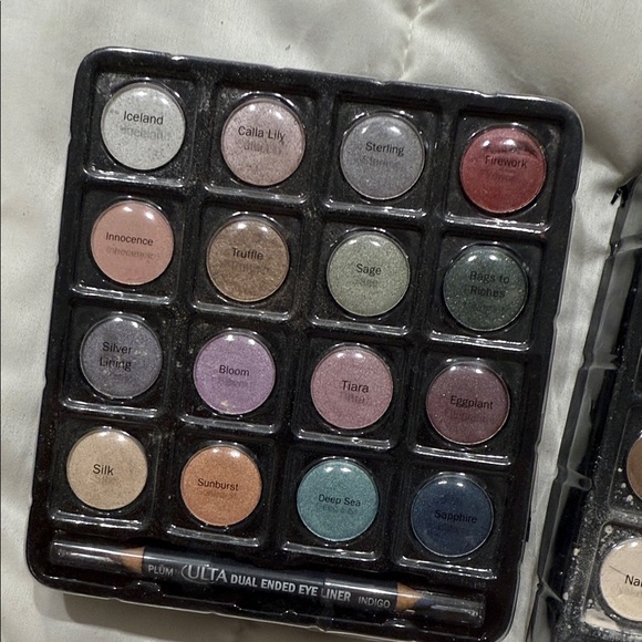 Ulta Beauty Eyeshadow Collection - Diverse Hues - Picture 2 of 4